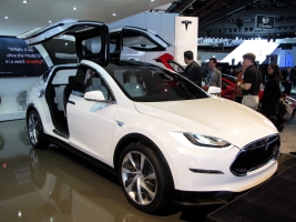  Tesla Model X